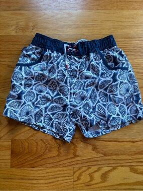 Fat Face seashell print board shorts size 9/10